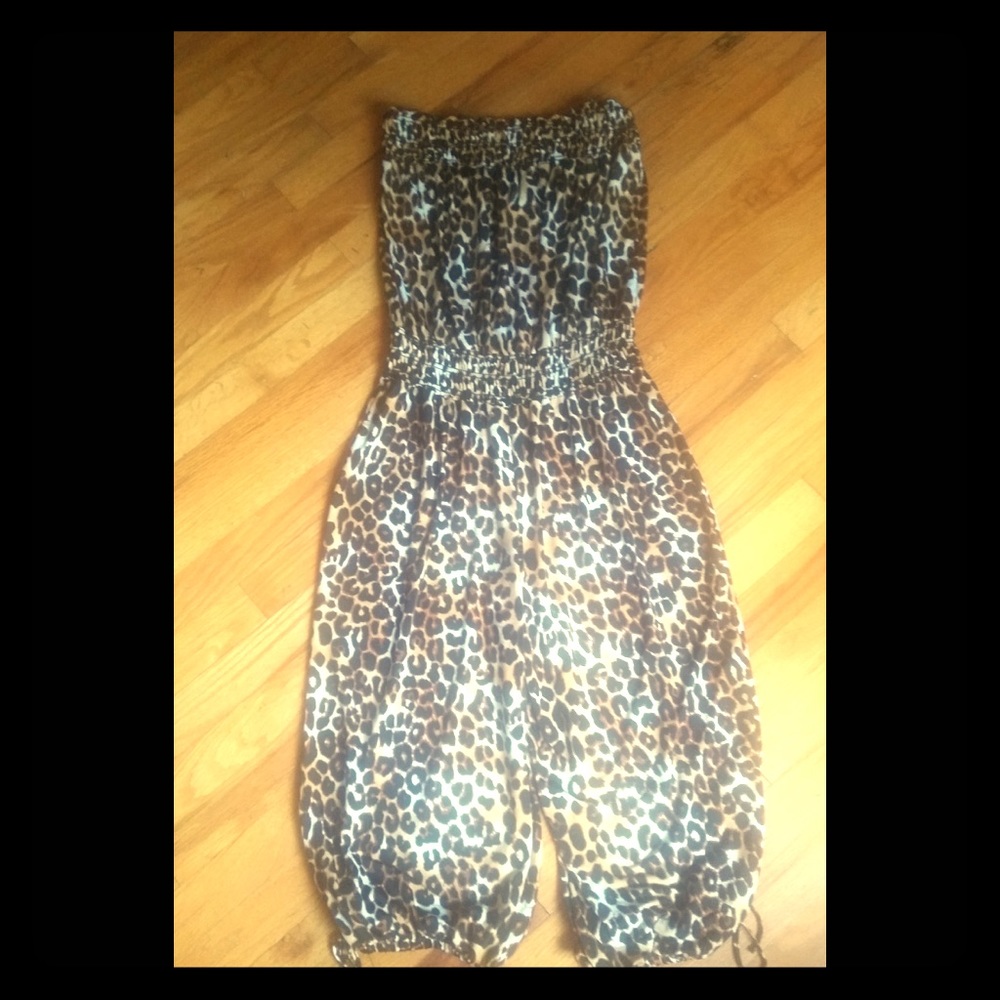 Super cute Leopard print capri length romper